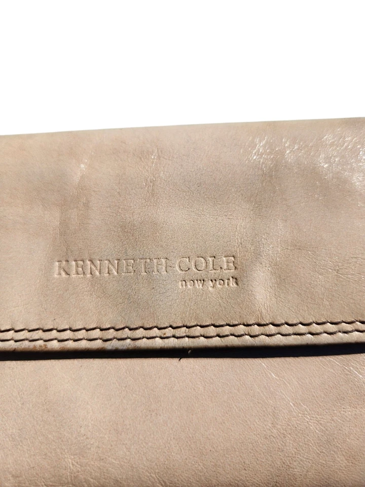 Бумажник женский Kenneth Cole натуральная кожа 6x4 бежевый подержанный - Изображение 2 из 4