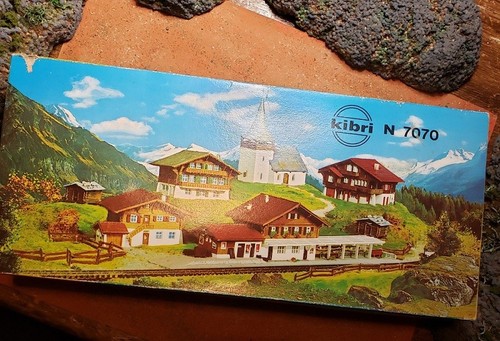 Escala N: Kit Kibri Alpine Village #N 7070, modelo de tren ferroviario de colección - Nuevo en caja | Zustand: New