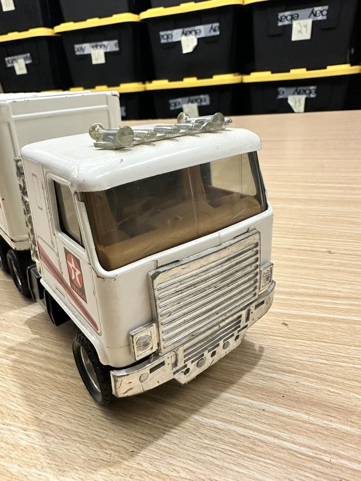 Vintage ERTL TEXACO STAR TRANSPORTER Steel Semi Truck 1983 Indy Winner - Image 4 of 4
