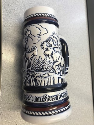 Bierkrug aus USA - Rocky Mountain Goat, Golden Eagle, Bighorn Sheep, Falcon