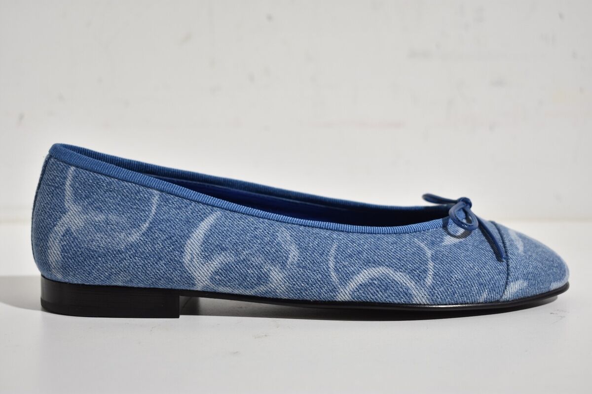Chanel 23B Printed Denim Blue White CC Logo Bow Tie Ballet Chanel 23B Printed Denim Blue White CC Logo Bow Tie Ballet
