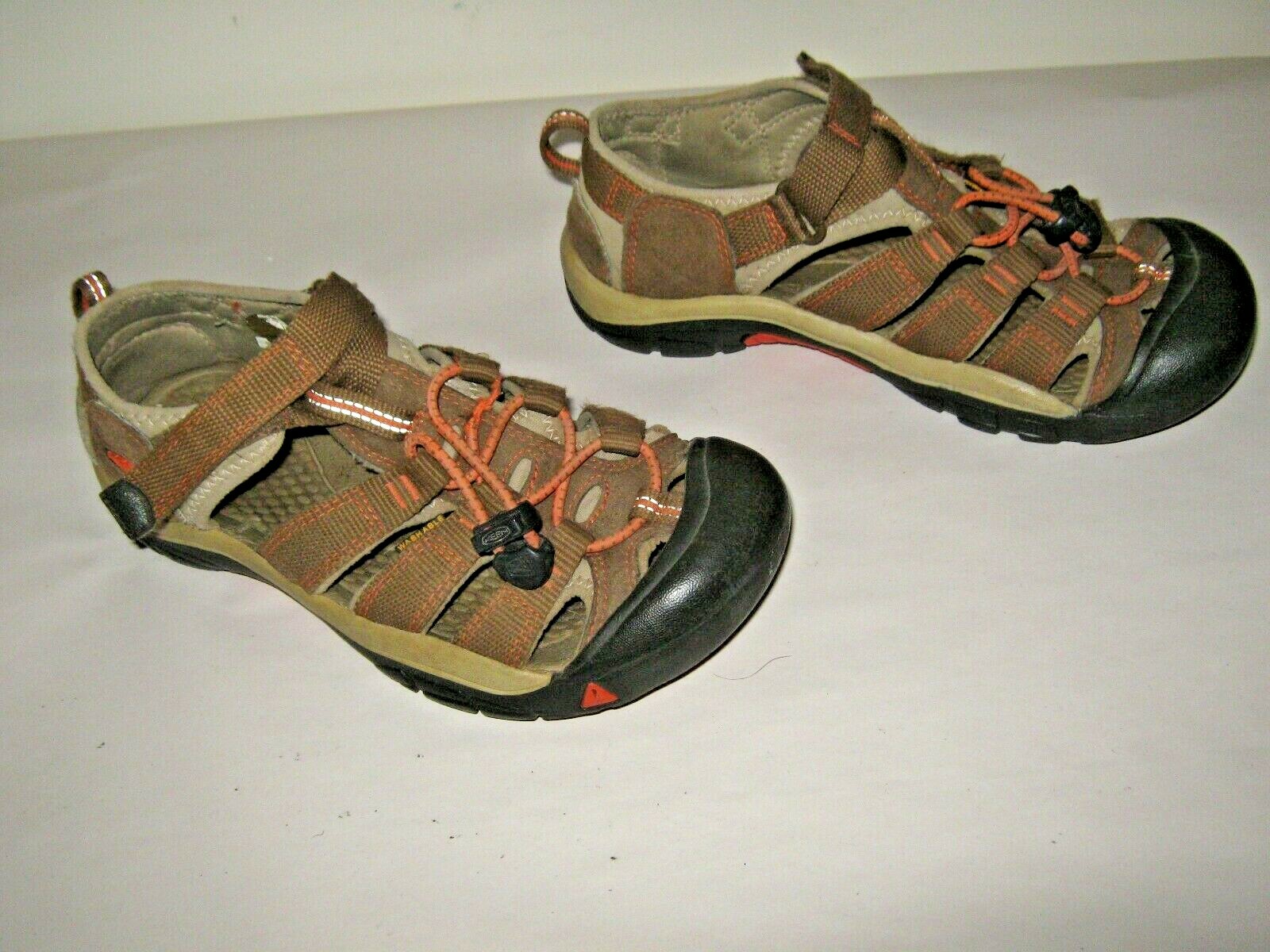 Bel paio di sandali Keen Newport giovanili taglia 7 5 8