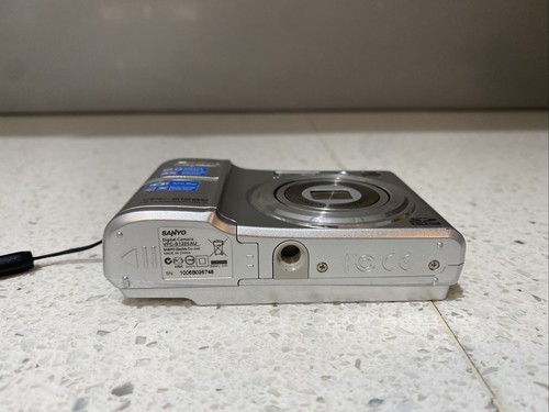 Sanyo VPC-S1285 Compact Digital Camera 12.0MP - silver - Picture 7 of 8