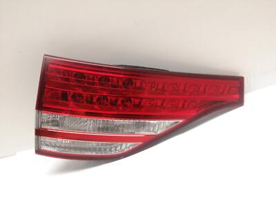 Toyota Estima MK3 2006 - 2009 Linker Rücklicht Innen Rot 66273