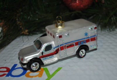 NEW ROBERT STANLEY Medical CAR EMS  Ambulance Glass Ornament 2018 WORK & PLAY