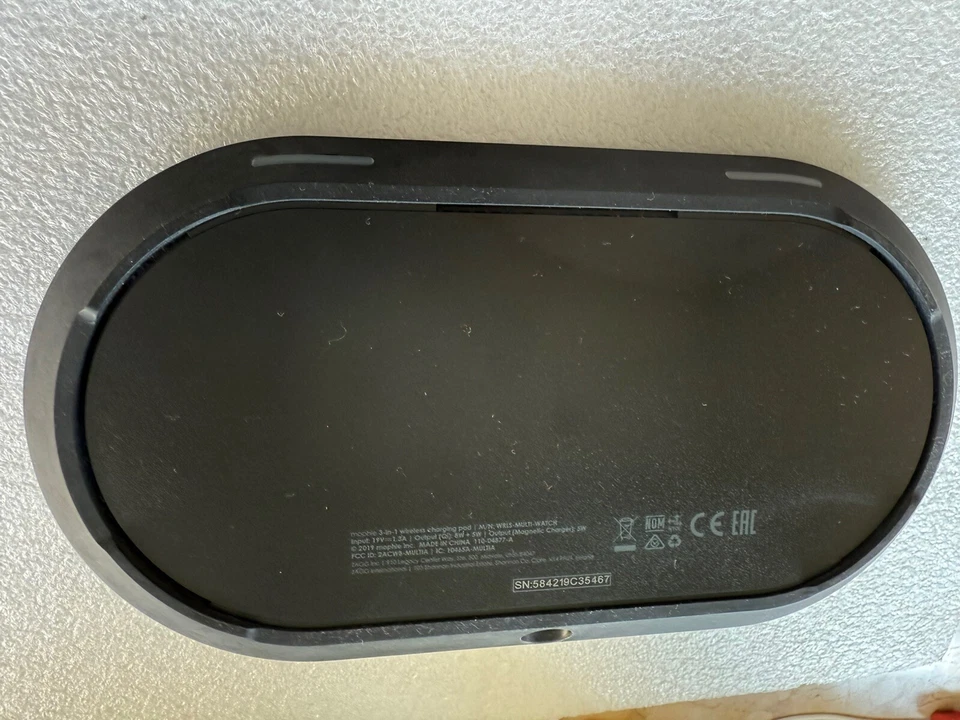 mophie 3-in-1 wireless charging pad für iPhone, AirPods und Apple Watch - Bild 2 von 4