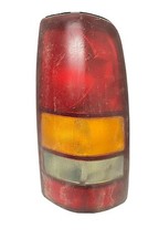 99 00 01 02 03 04 05 06 GMC Sierra Right Passenger Side Tail Light 