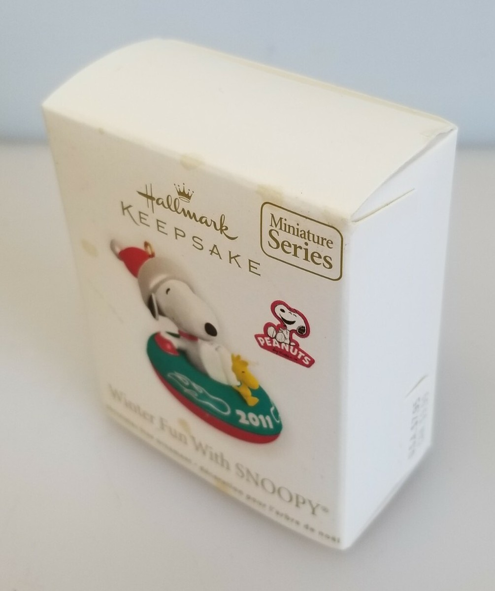 スヌーピー スノードーム Hallmark 約15cm HALLMARK KEEPSAKE スヌーピー チャーリーブラウン スノー
