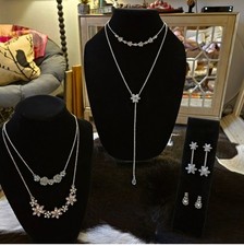 NWOT  NWT Claire's Jewelry Lot of 5 Pink/Wht Flowers with Rhinestones PRETTY 