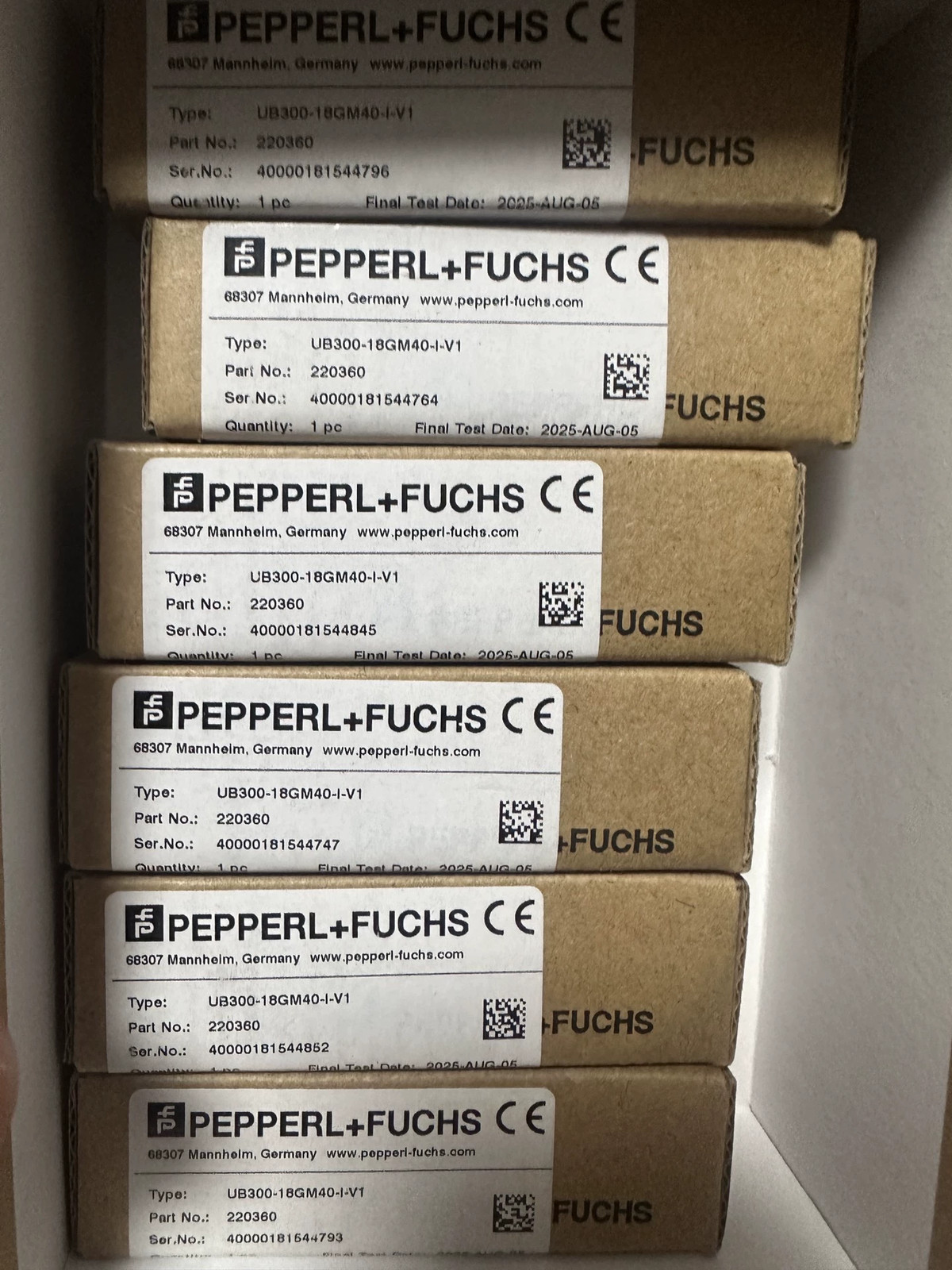 1pcs Pepperl+Fuchs UB300-18GM40-I-V1 220360 Brand New Ultrasonic Sensor