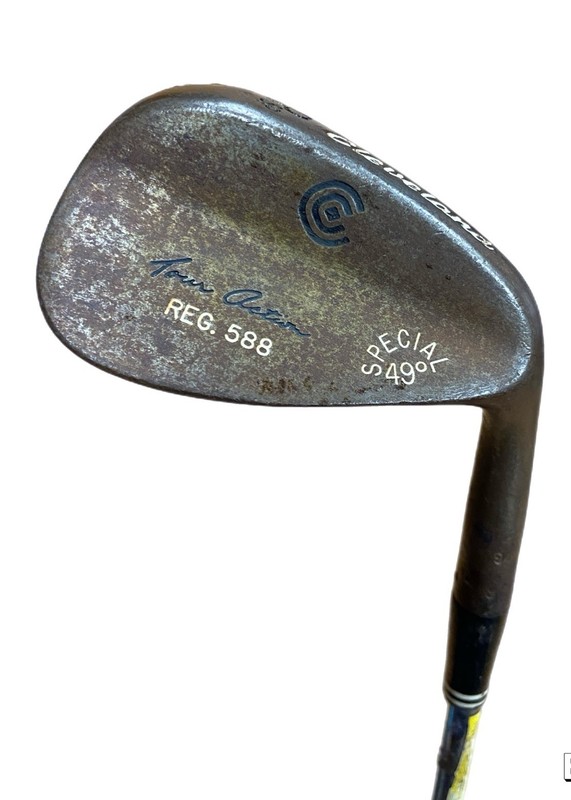 Cleveland Tour Action 588 Special 49* P Wedge With Dynamic Gold Wedge Flex