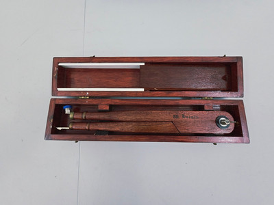 Vintage Zeichenkompass / Zeicheninstrument aus Holz im Holzkoffer