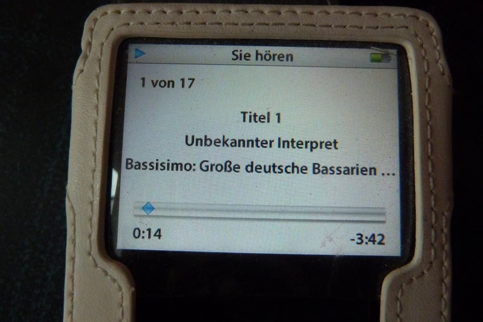 Apple iPod Classic 5th 5.5 Generation  30GB Schwarz A1136 - Bild 3 von 4