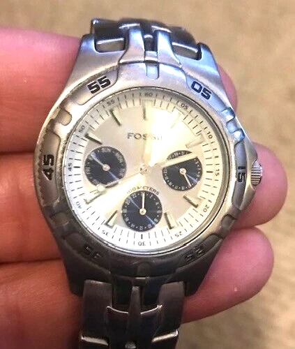 Fossil 100 meters price sale