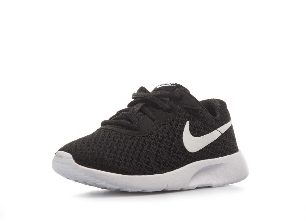 nike tanjun black size 4
