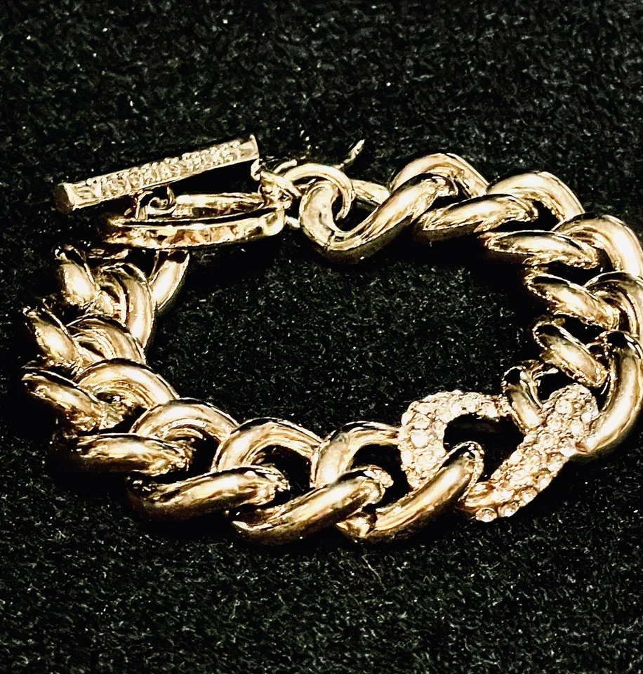 Victoria’s Secret Pave Set Cristal Grueso Oro Bordillo Cadena Palanca Brazalete De Colección Foto 2 de 4