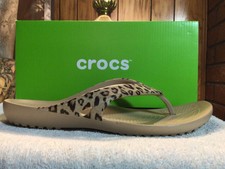 crocs capri leopard print flip