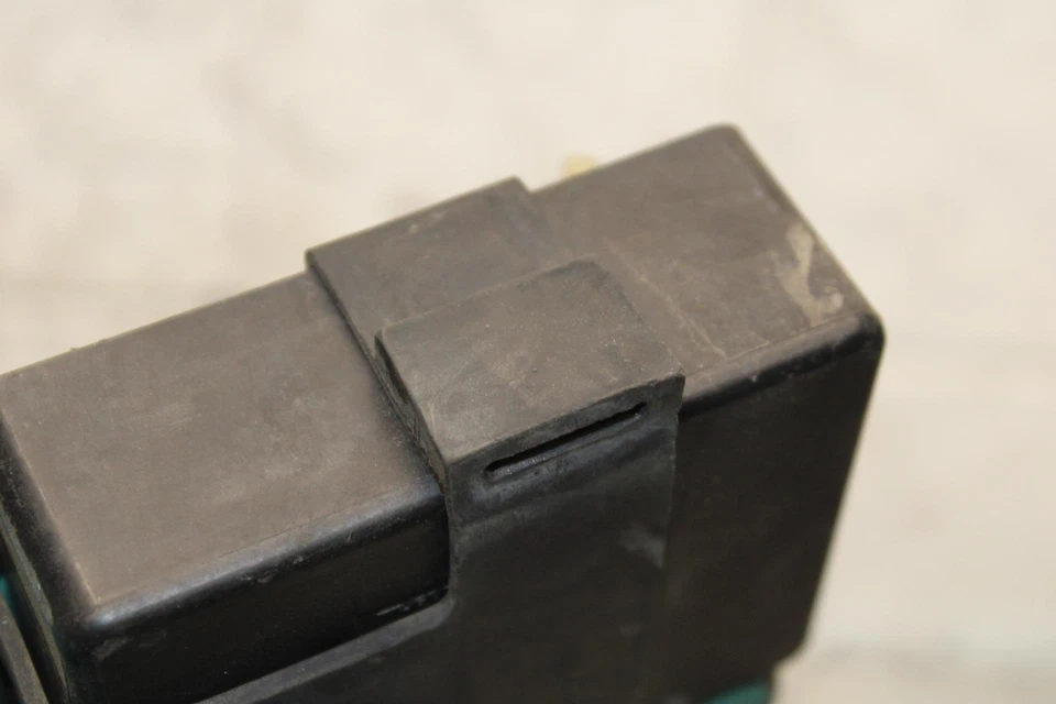 CAIXA DE IGNIÇÃO 2000 Honda Super Hawk 1000 VTR1000F - Imagem 4 de 4