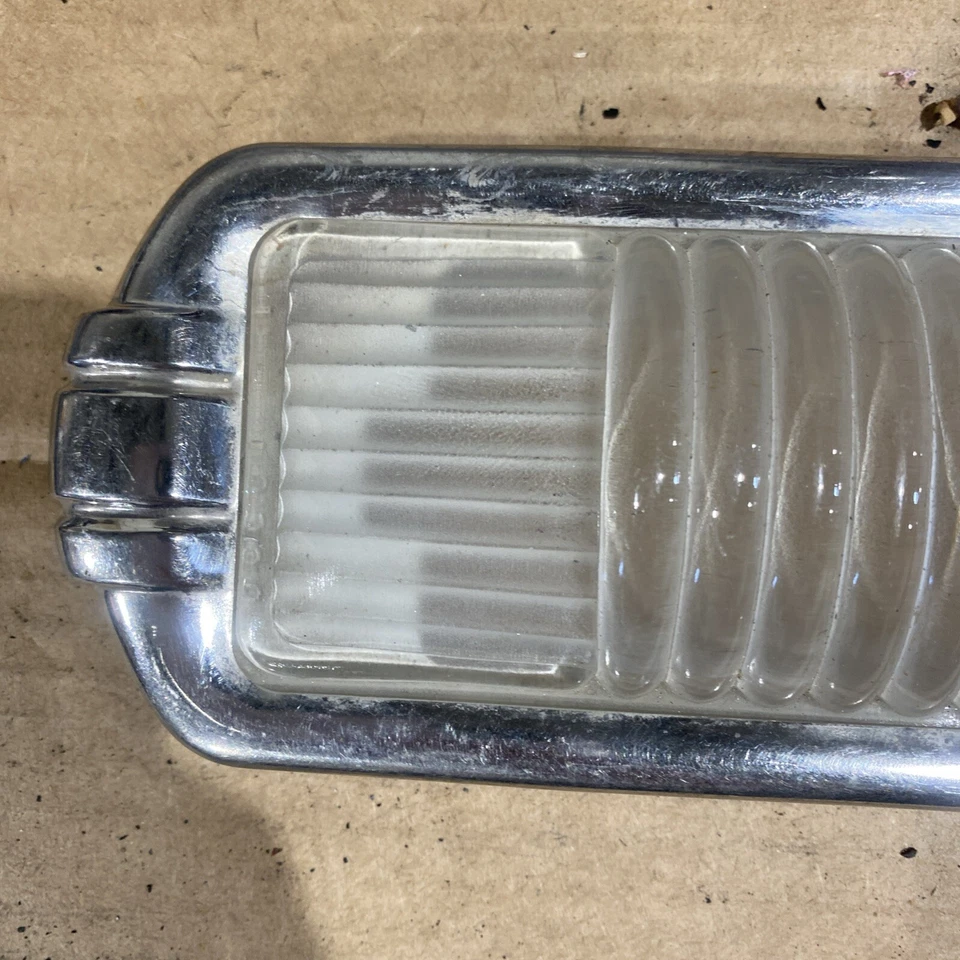 VINTAGE NASH DOME LIGHT ASSEMBLY 1949 1950 1951 1952 1953 1954 1955 1956 A35 - Image 4 of 4