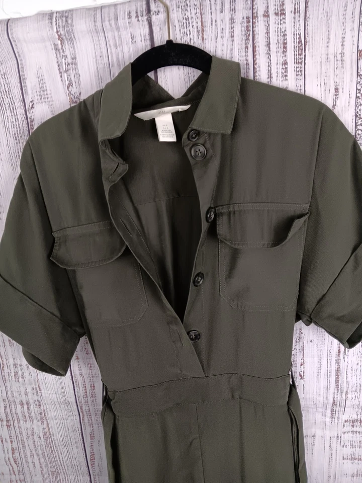 Mono H&M Verde 2 Botones Delantero Manga Corta Militar Ejército Cuello Informal Foto 4 de 4