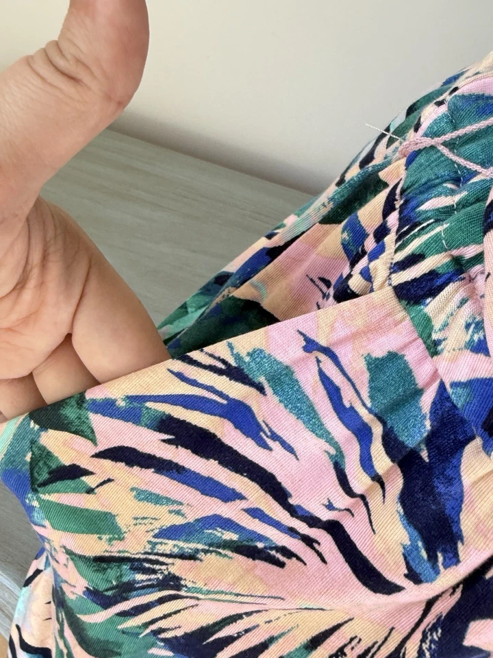 Mameluco para mujer Super Soft By Torrid talla 00 M-L pantalones cortos tropicales florales manga corta Foto 3 de 4