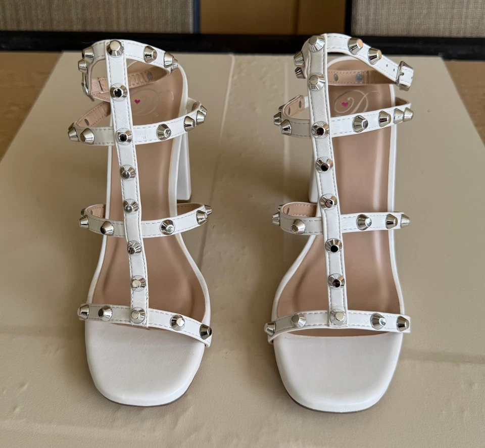 SANDÁLIAS FEMININAS DELICIOSAS. TAMANHO: ALÇA DE TORNOZELO SALTO ALTO CRAVEJADA BRANCA 7,5 - Imagem 4 de 4