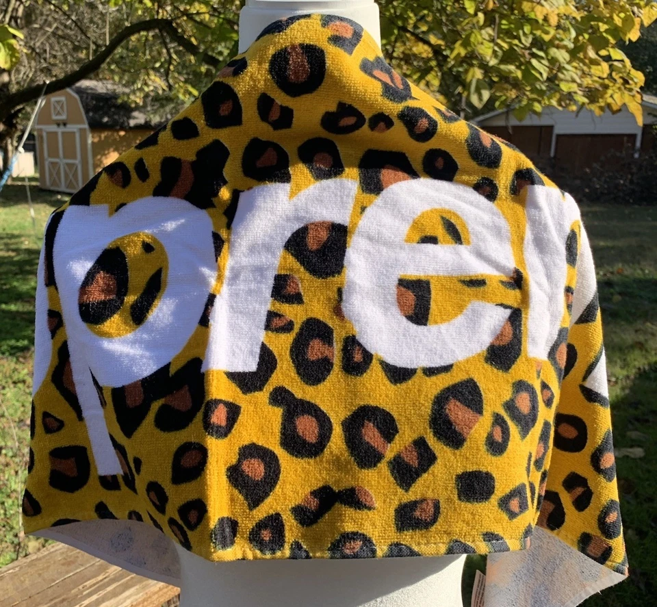 Toalha Supreme Leopard 2009 (Exclusiva do Japão) 16" x 42 1/2" Caixa Logotipo Impressão - Imagem 4 de 4