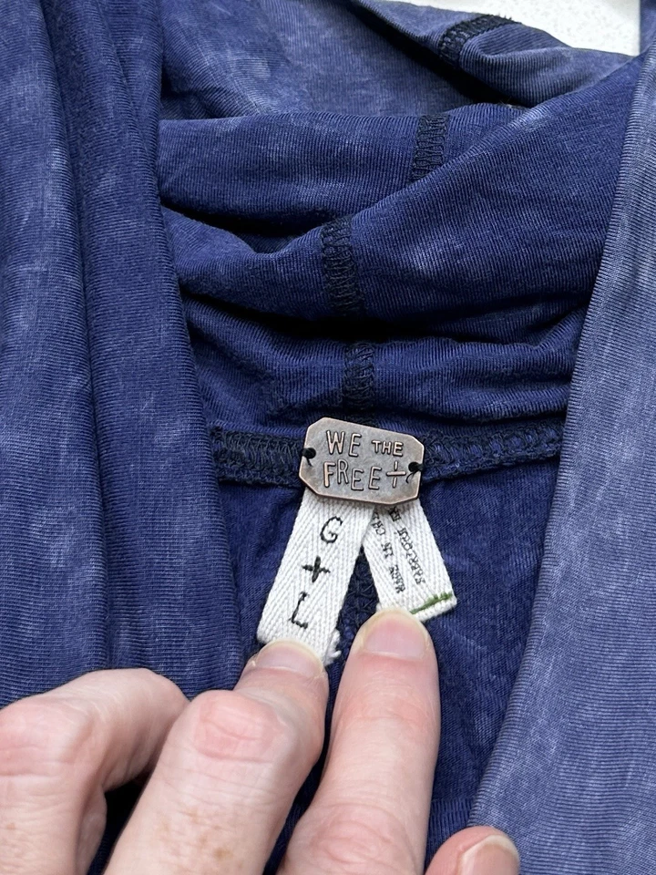 We The Free People 女式 L 码蓝色弹力漏斗领长袖套衫 — 第 2/4 张图片