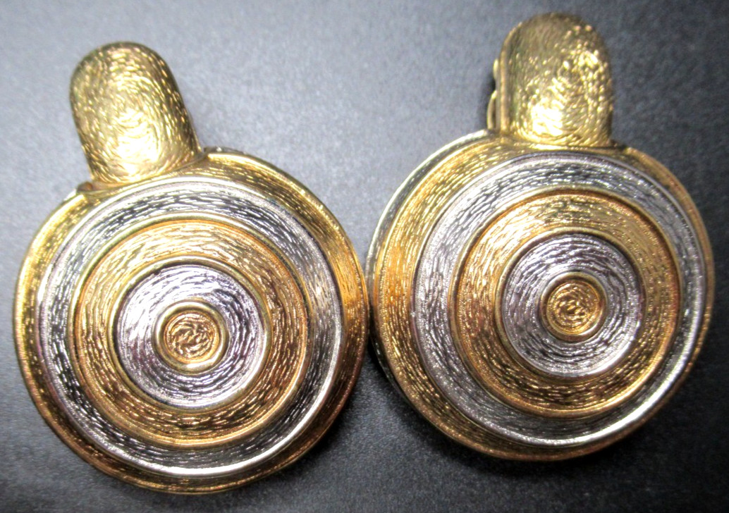CINER Gold & SIlver Tone Dangling Bullseye Vintage Clip Earrings