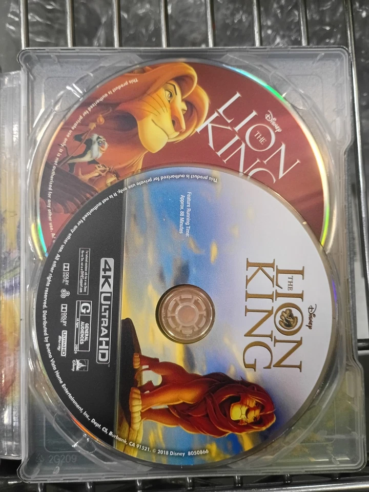 DISNEY'S THE LION KING 4K ULTRA HD + BLU RAY BEST BUY EXCLUSIVE STEELBOOK - Image 3 of 4