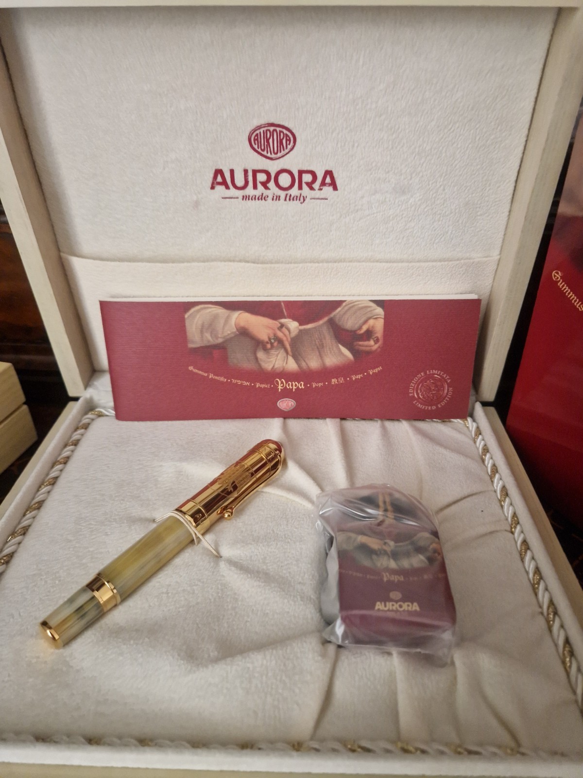 Füllfederhalter - AURORA PAPST HEILIGER JOHANNES PAUL II. LIMITIERTE AUFLAGE 
