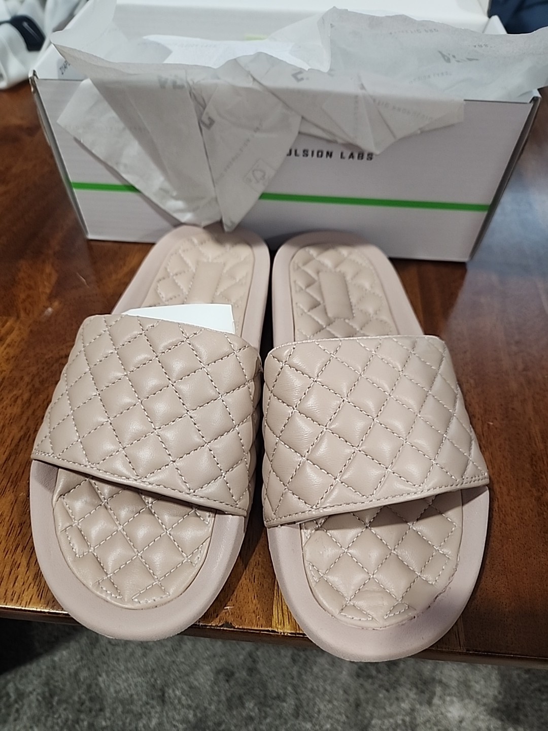 APL Slide donna Lusso donna taglia 6 US Rose Dust nuovo con scatola