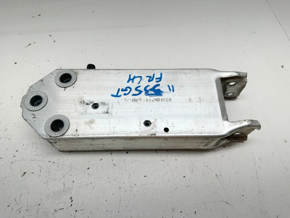 H30843 2010-2017 BMW 535i GT 550i GT 2010-2017 soporte de refuerzo delantero lado del conductor OEM Foto 2 de 4