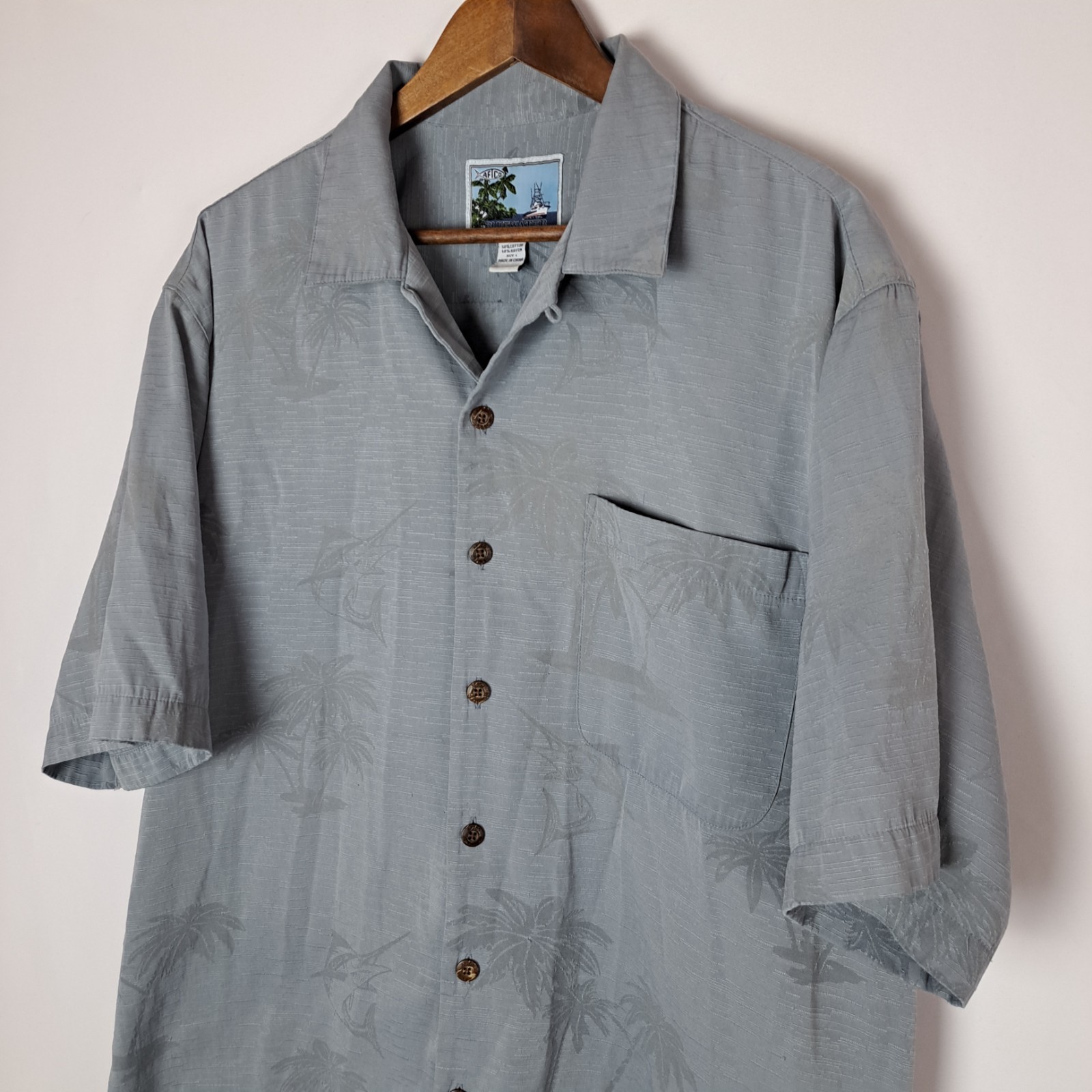 AFTCO Bluewater Hawaiian Shirt Mens Large Gray Button Up S/S Palm Trees Embossed