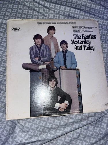 RARE! THE BEATLES YESTERDAY AND TODAY VINYL LP 1966 APPLE ST2553 VG+/VG+