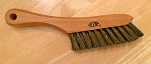 Vtg Elyte Royal Synthetic Stiff Bristle Lint Chaser Brush Hard Wood Handle 9 in