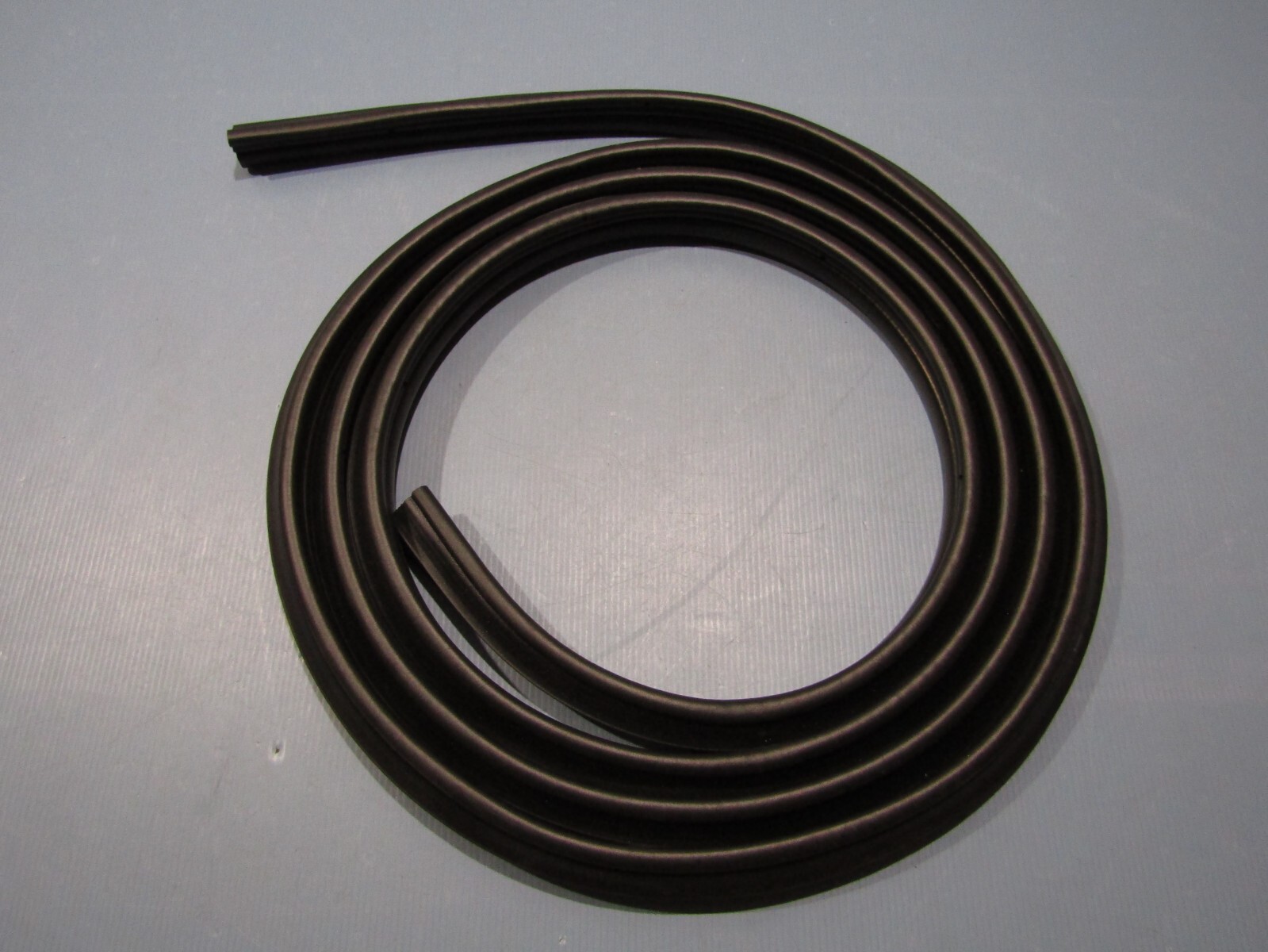 Mercedes Sprinter 901 905 LH/RH Front Door Rubber Seal Genuine 