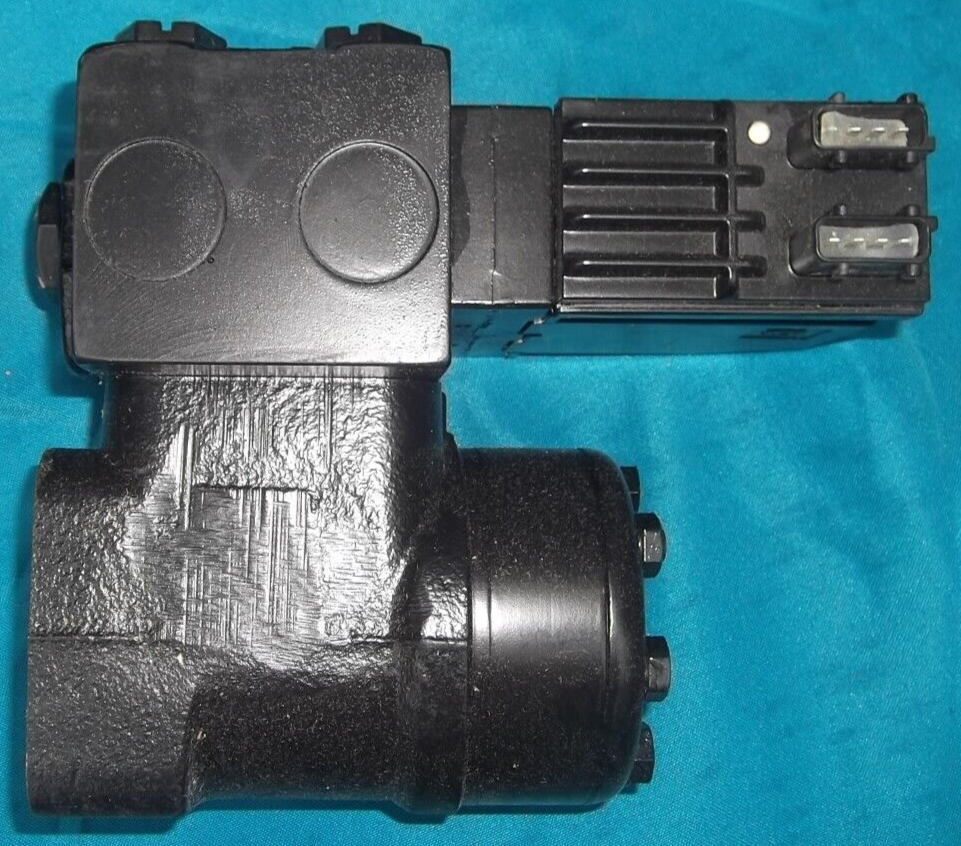 Suliac Anfossoさん専用 AGCO 71414427 SAUER DANFOSS OSPC+EHA-20 11028729 CONTROL