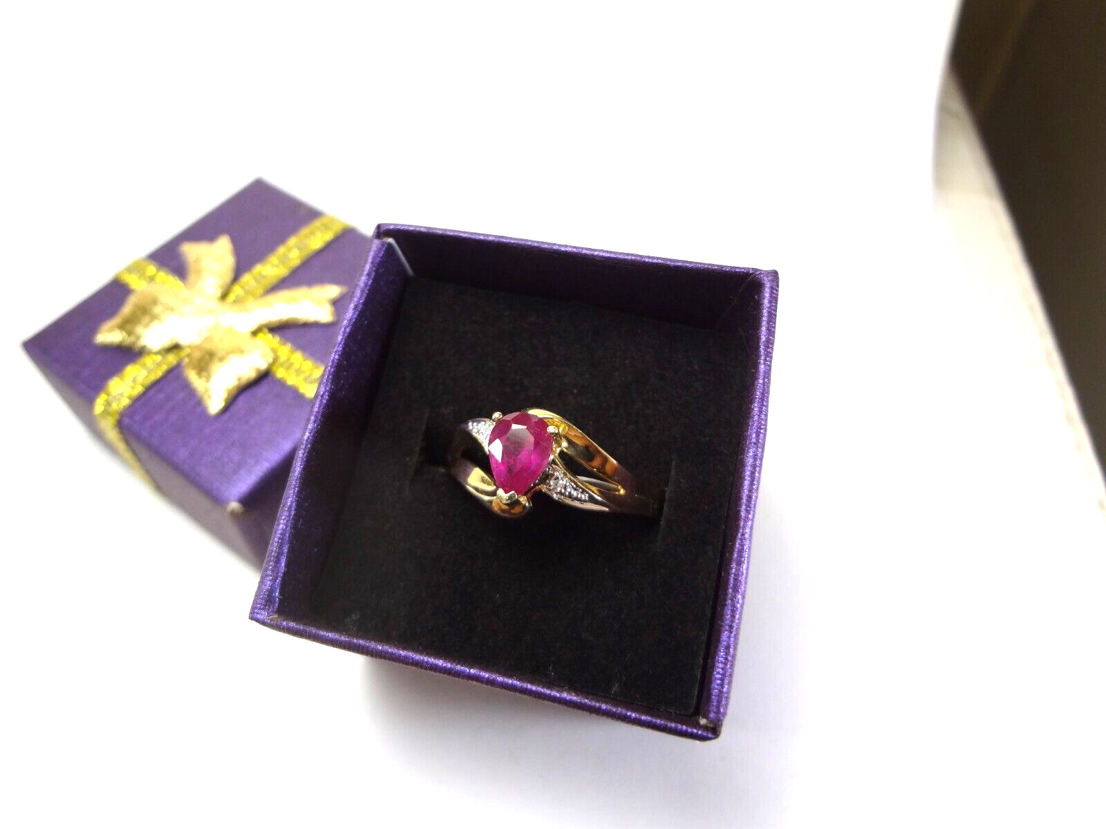 10K SOLID GOLD - NATURAL RUBY & DIAMOND RING - 1.… - image 1