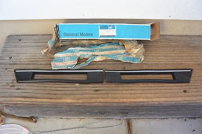 NOS GM GROUP 12.116 MOLDING SET 20464787/20464786 G BODY??