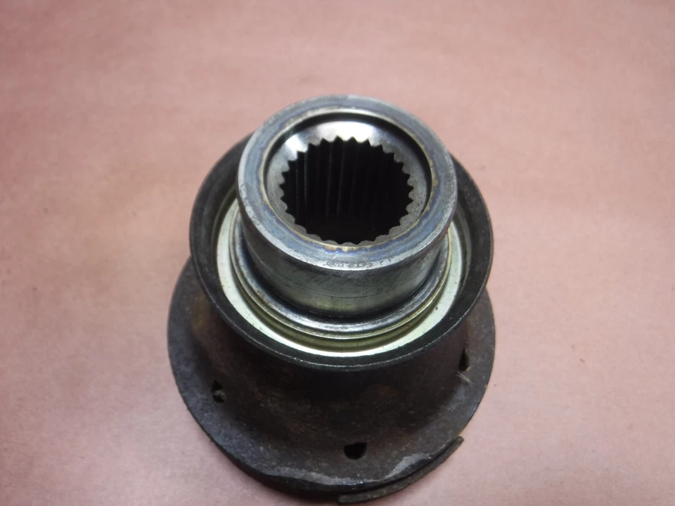 Brida yugo piñón eje delantero Jeep Liberty KJ 02-07 envío gratuito de fábrica  Foto 2 de 4