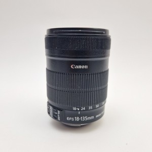 Canon EF-S 18-135mm f/3.5-5.6 IS Zoom Lens