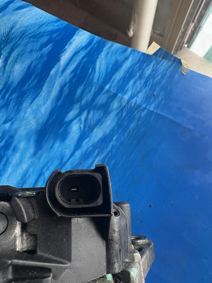 FG15T093 ALTERNATORE FORD KUGA FOCUS C-MAX 2.0 TDCI 2012/2019 - Immagine 3 di 4