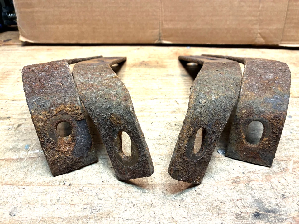 1960-1963 FORD FALCON SEDAN HARDTOP CONVERTIBLE REAR BUMPER BRACKETS 1961 1962 - Imagem 4 de 4