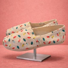 Toms Women s Belmont Natural Tree Lights Print Christmas Flat Shoes 7