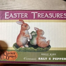 Cracker Barrel Easter Treasures S&P Shakers Bunny Rabbits Cabbage Discontin.Open