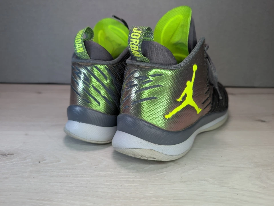 Nike Jordan Super Fly 5 Hombres Gris Oscuro Volt Antracita Zapatos Talla 10.5 Foto 3 de 4