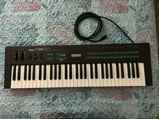 Yamaha DX21 Digital Synthesizer Keyboard 61-Key