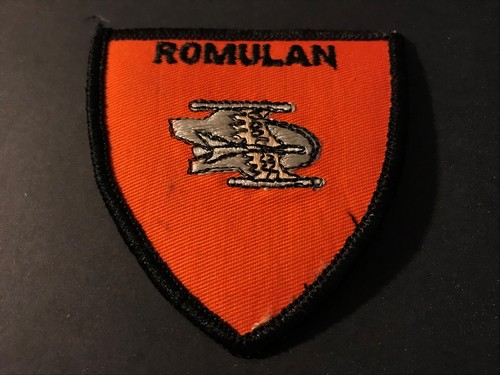 STAR TREK Romulan Shield Patch Bird Of Prey Spaceship Trekkies Rare Vintage - Picture 2 of 8