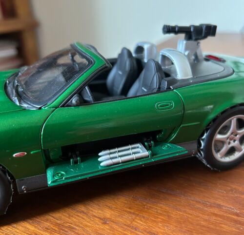 Jaguar XKR Metallic Green James Bond 007 Beanstalk Group Die-cast 1:18 Toy Car